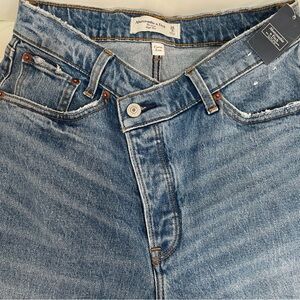 Abercrombie & Fitch High Rise Mom Jeans Blue Wash Size 26/2r